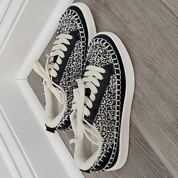 Project Cloud Women's Memory Foam Lace Up Sneakers Shoes Size 6 NIB - Picture 4 of 7